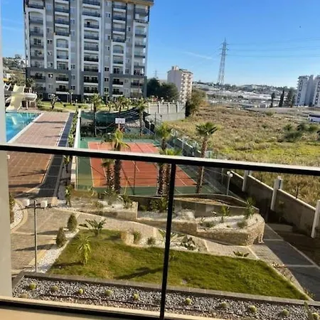 Emerald Paradise Apartment *
