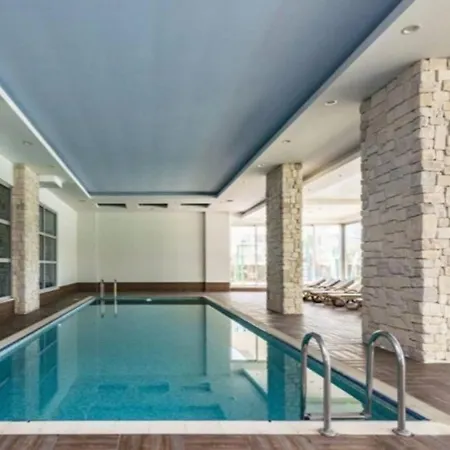 Emerald Paradise Apartment *